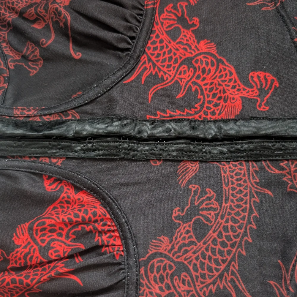 SHEIN Black and Red Dragon Print Bra with Structured Design - Picture 2 of 4
